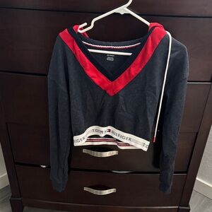 Tommy Hilfiger Black and Red V-Neck Cropped Sweatshirt